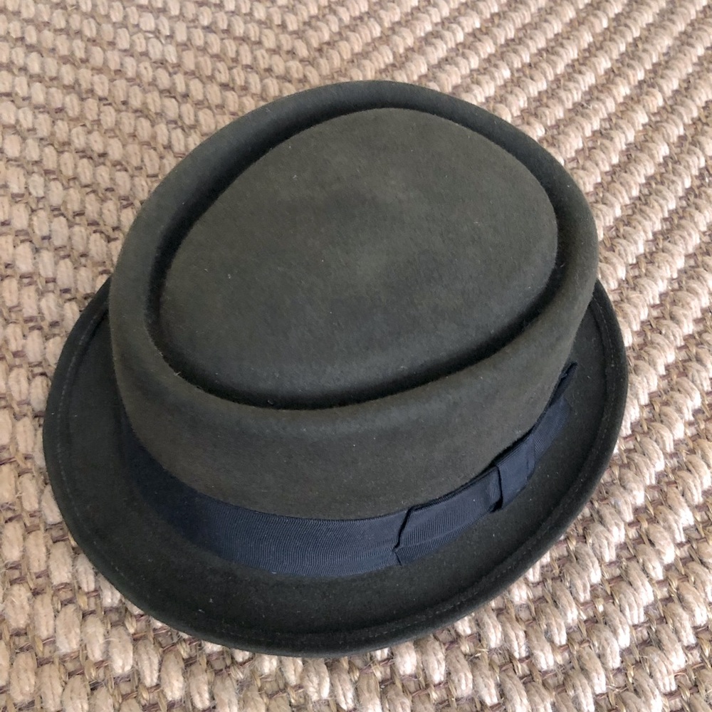 Big It Up Hat. Dark Green Porkpie. Felt material.